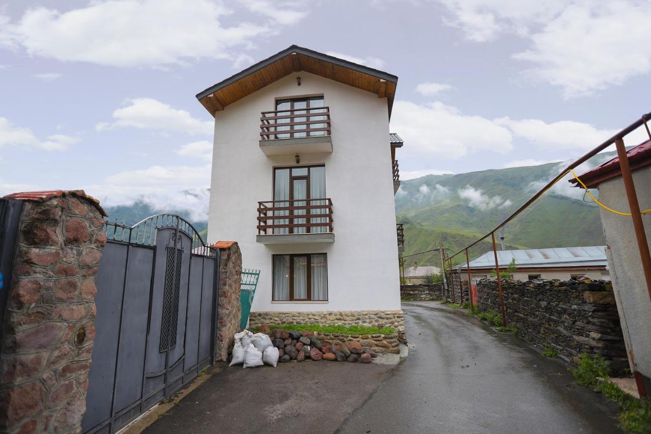 Sno Inn Kazbegi Bagian luar foto